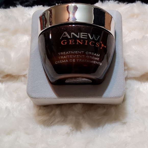 ANEW GENICS Treatment Cream 1 oz. (retired) - Picture 3 of 3